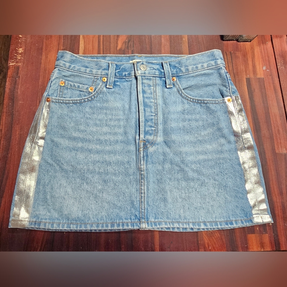 LEVI'S WOMEN'S SHINE THEORY ICON LIGHT WASH MID RISE MINI DENIM SKIRT Size 28
